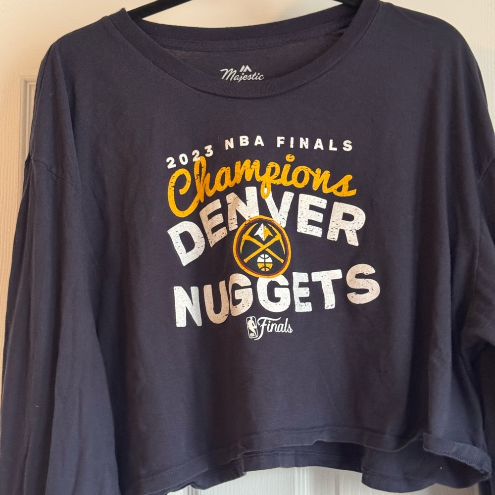 Denver Nuggets Majestic Threads Women's 2023 NBA Finals Champions Crop Navy - Picture 3 of 6